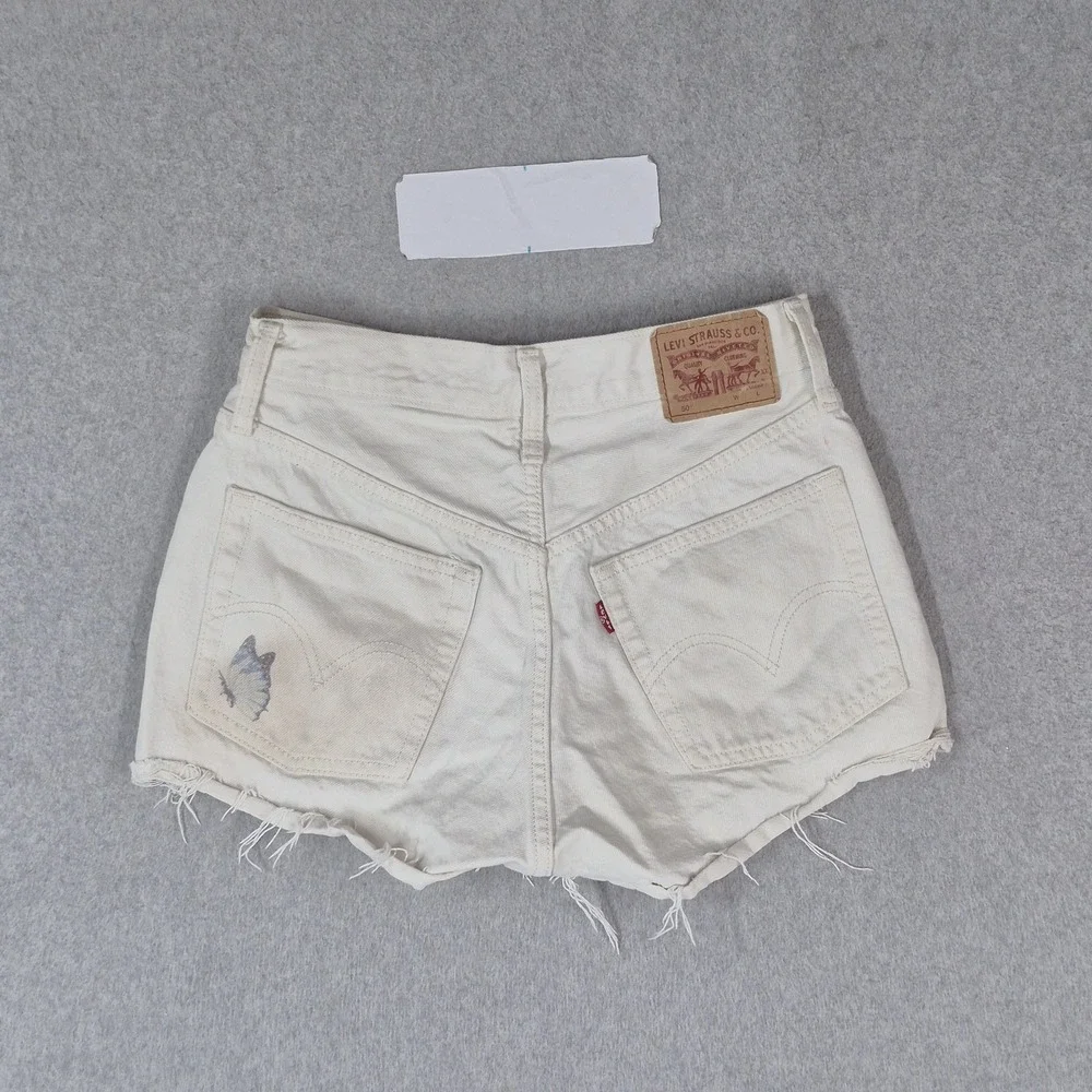Levi's Women Shorts 26 White Denim Embroidered Shorts Graphic Cut Off